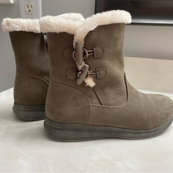 🆕 Lauren Blakwell Payton Fur Boot Women's 6.5 Gray - Picture 2 of 14